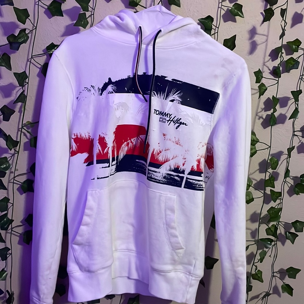 TOMMY HILFIGER HOODIE!